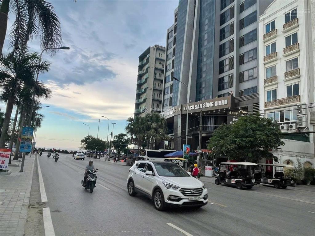 Khách sạn view biển sầm sơn, ngay đại lộ lê lợi