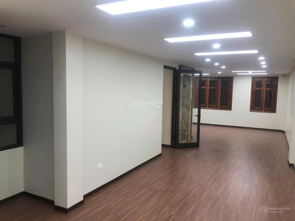 Cho thuê nguyên căn nhà liền kề 90 nguyễn tuân vị trí đẹp nhất dự án  0913 535 ***