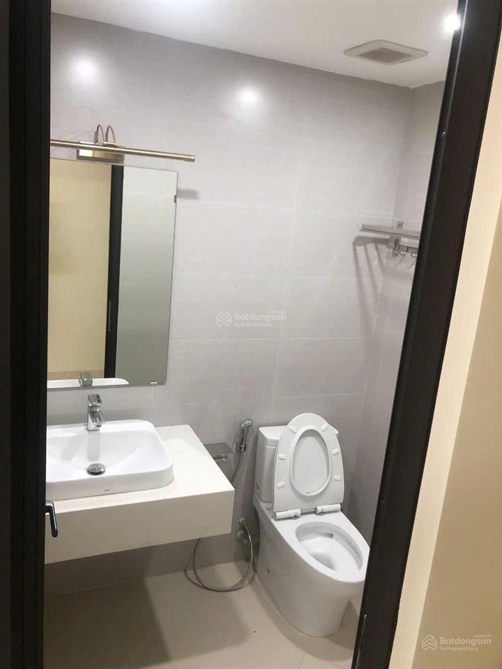 Cho thuê nguyên căn nhà liền kề 90 nguyễn tuân vị trí đẹp nhất dự án  0913 535 ***