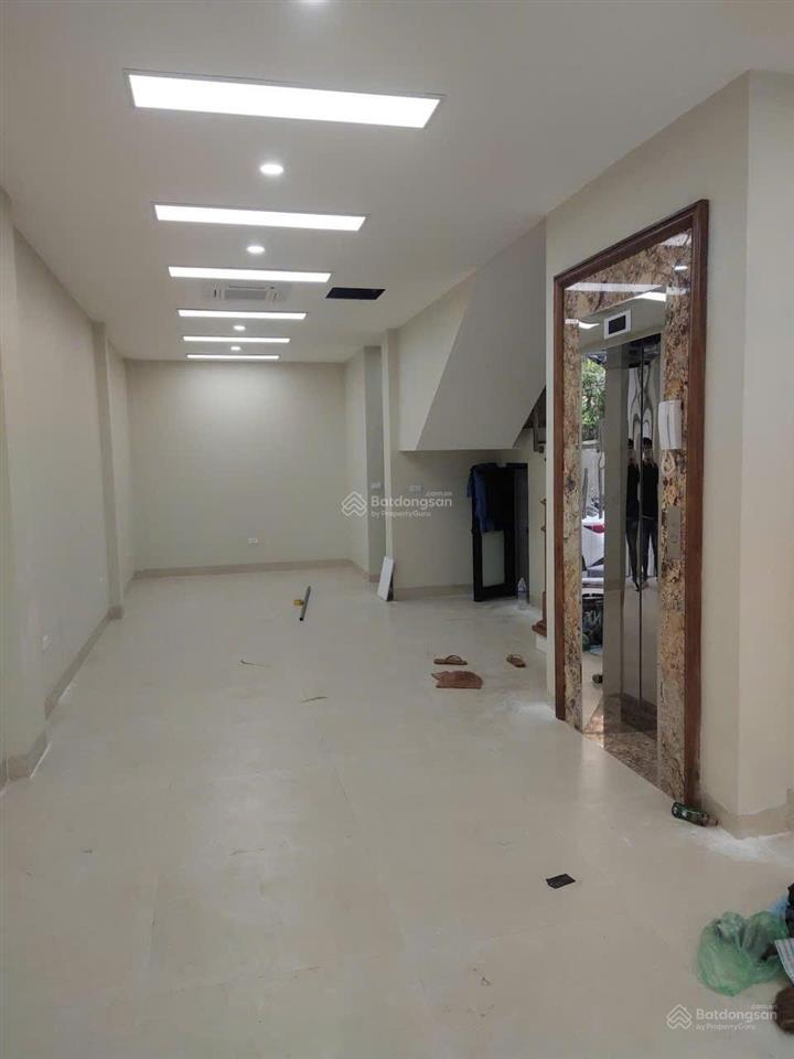 Cho thuê nguyên căn nhà liền kề 90 nguyễn tuân vị trí đẹp nhất dự án  0913 535 ***