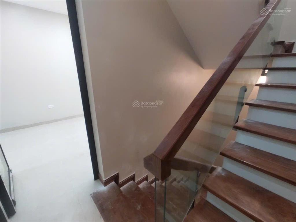 Cho thuê nguyên căn nhà liền kề 90 nguyễn tuân vị trí đẹp nhất dự án  0913 535 ***