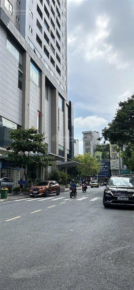 Chính chủ đi nước ngoài cần bán biệt thự hapulico 141m2 vị trí đẹp da  0913 535 ***