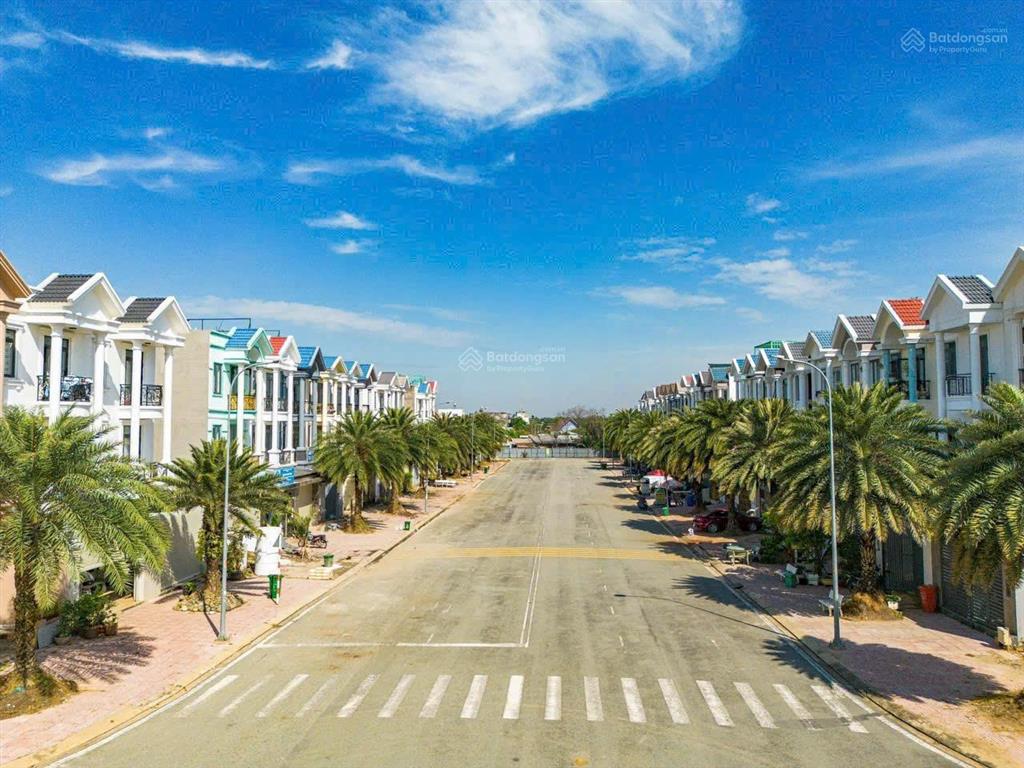 Cần bán lô đất đẹp khu dự án centana trường lưu quận 9, dt 96,5m2 giá chỉ 8.5 tỷ có thương lượng