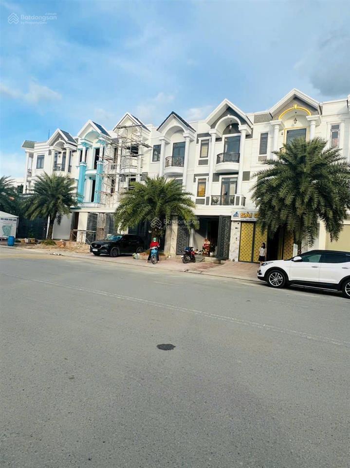 Cần bán lô đất đẹp khu dự án centana trường lưu quận 9, dt 96,5m2 giá chỉ 8.5 tỷ có thương lượng