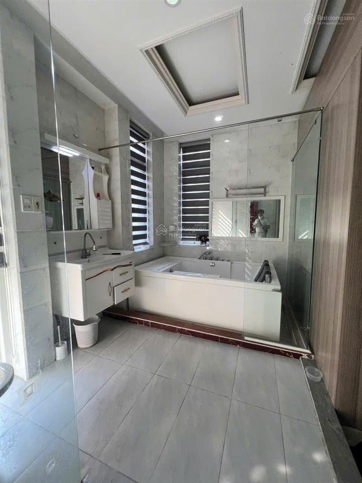 Cần cho thuê nhà mặt tiền đường 53, phường thạnh mỹ lợi, quận 2, diện tích 270m2 có hầm