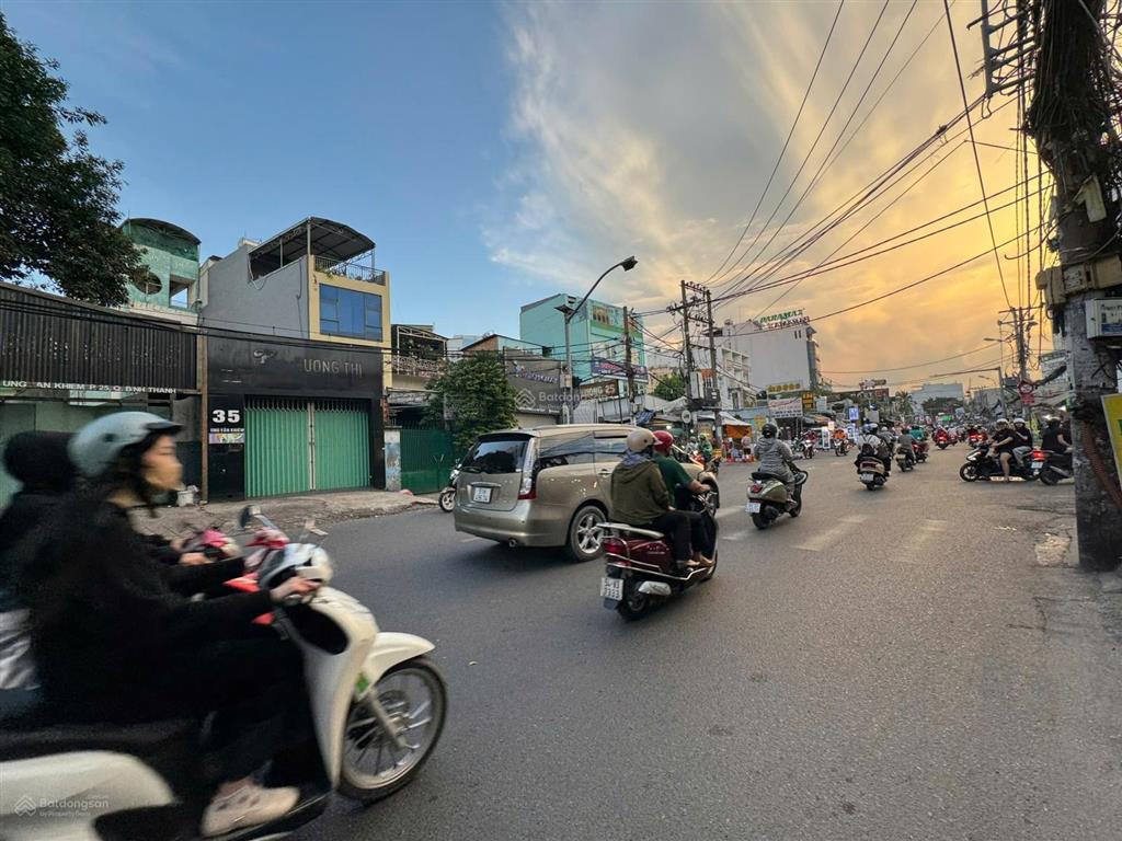 Cho thuê nhà mt ung văn khiêm, dt 13m x 42m, bình thạnh