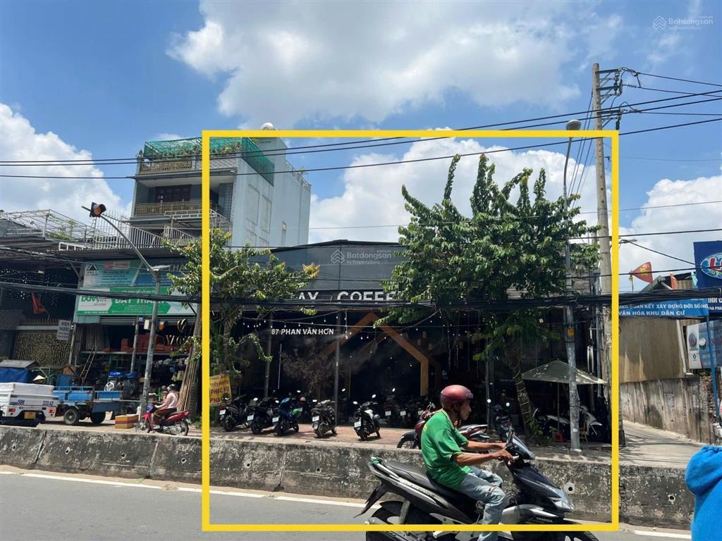Cho thuê nhà góc 2mt phan văn hớn, dt 15m x 25m, quận 12