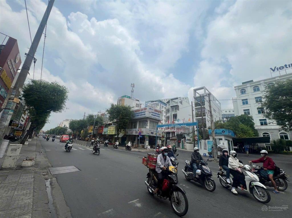 Cho thuê nhà góc 2mt trường chinh  tân hải, dt 7m x 5m, 1 trệt, 1 lầu, tân bình