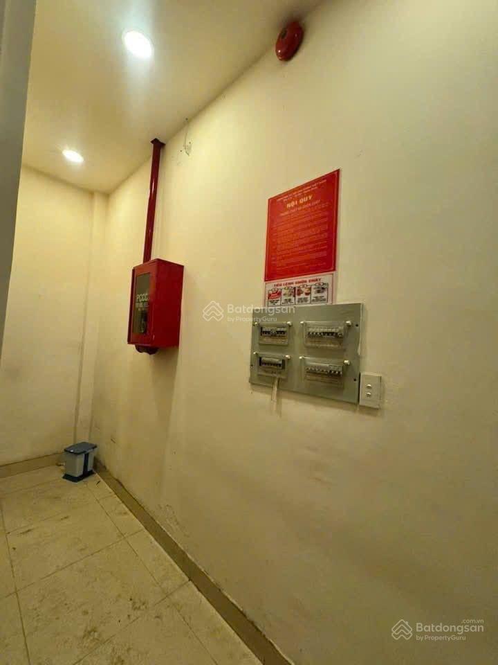 Cho thuê nhà mt quang trung, dt 20m x 10m, 1 trệt, 3 lầu, gò vấp