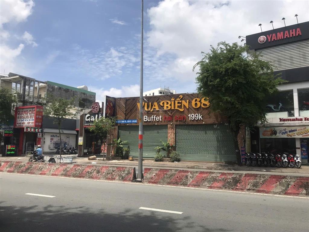 Cho thuê nhà mt lê trọng tấn, dt 14m x 40m, tân phú