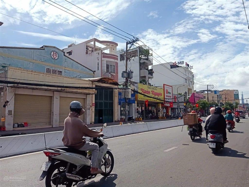 Cho thuê nhà mt huỳnh tấn phát, dt 15m x 35m, quận 7