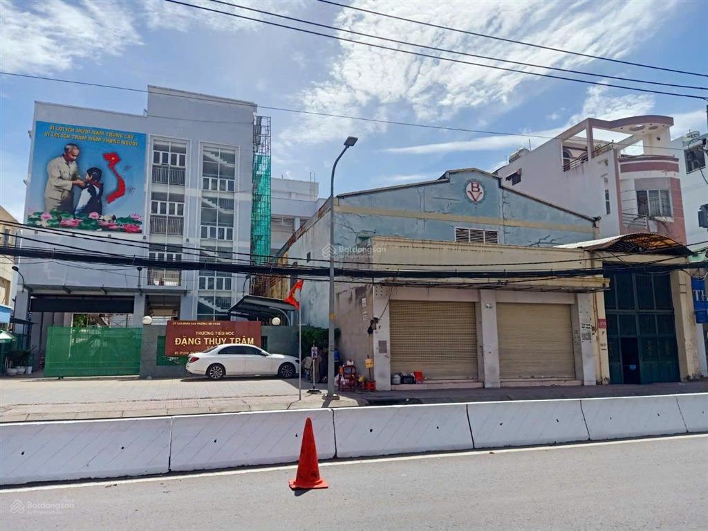 Cho thuê nhà mt huỳnh tấn phát, dt 15m x 35m, quận 7