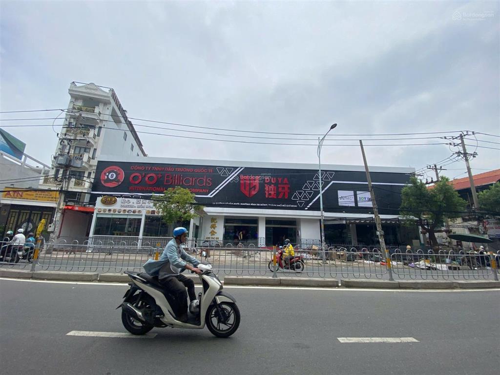 Cho thuê nhà mt lê văn quới, dt 40m x 50m, bình tân