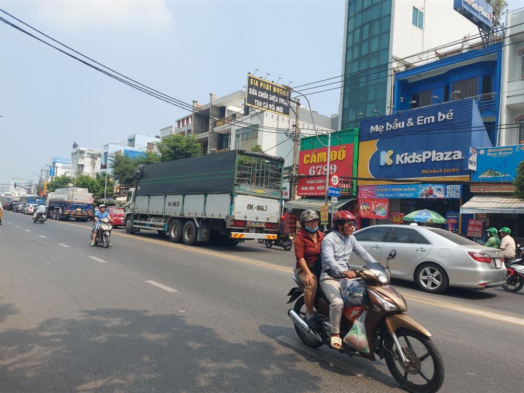 Cho thuê nhà mt tên lửa, dt 20m x 15m, bình tân