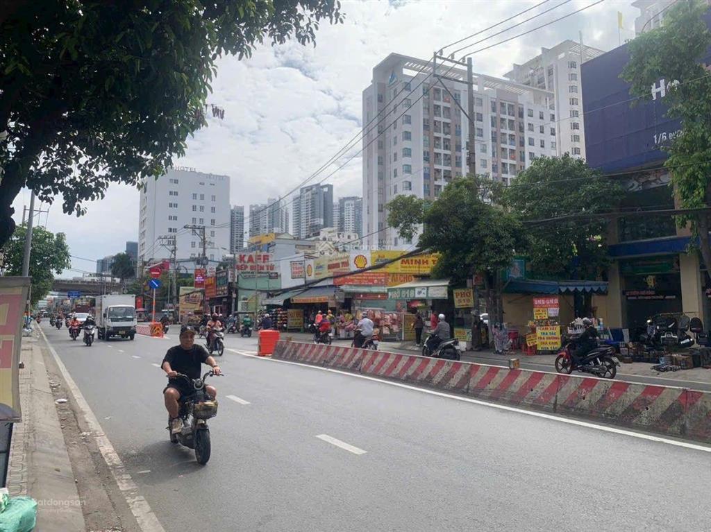 Cho thuê nhà mt huỳnh tấn phát, dt 30m x 50m, 1 trệt, 1 lầu, quận 7