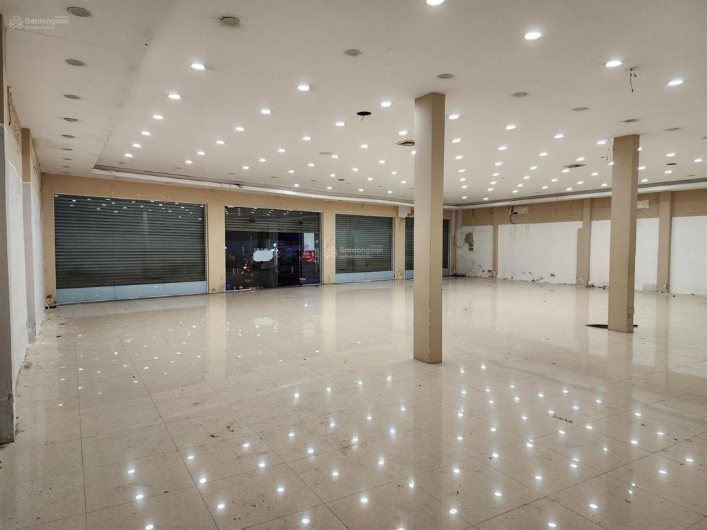 Cho thuê nhà góc 2mt lê văn quới, dt 17m x 18m, bình tân