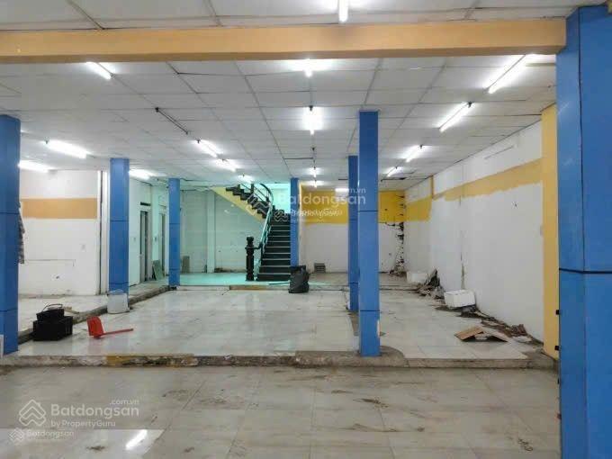 Cho thuê nhà mt phạm hữu lầu, dt 12m x 28m, 1 trệt, 1 lầu, quận 7