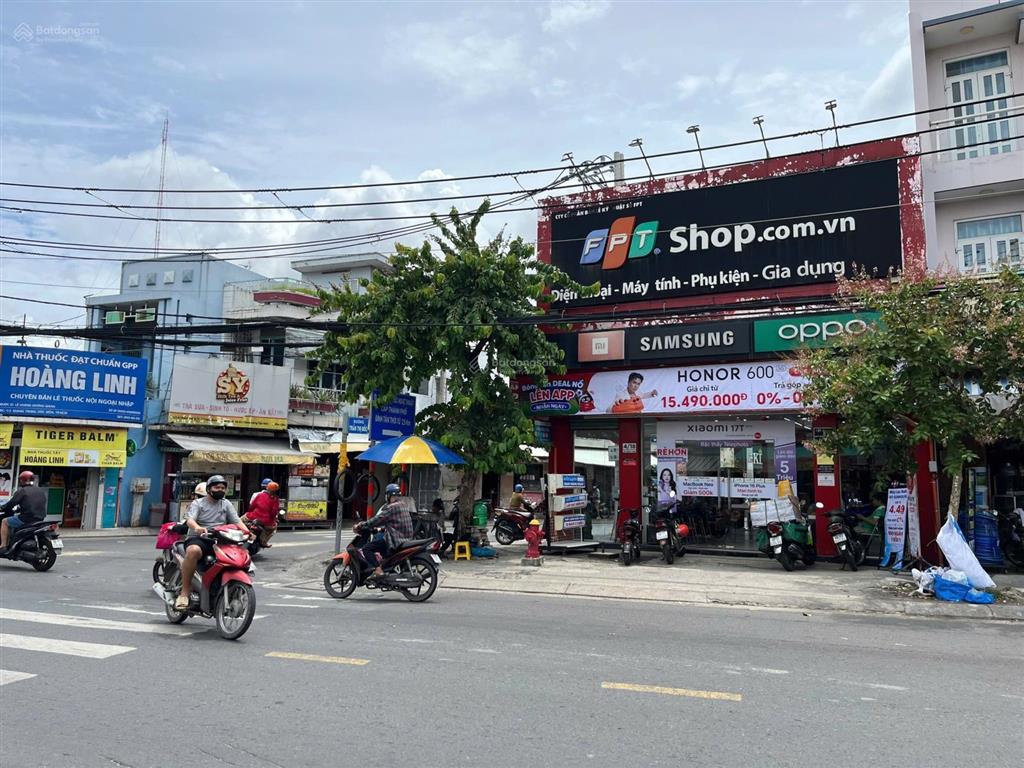 Cho thuê nhà mt quang trung, dt 10m x 15m, hóc môn