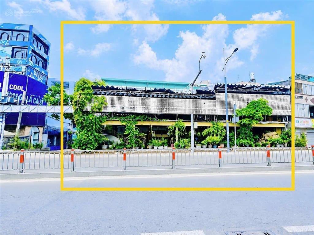 Cho thuê nhà góc 2mt dương bá trạc, dt 30m x 20m, 1 trệt, 1 lầu, quận 8