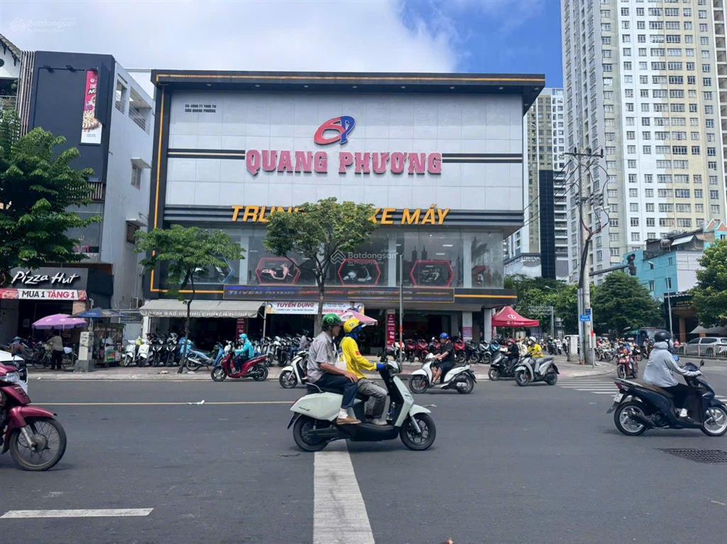 Cho thuê nhà góc 2mt phạm hùng, dt 16m x 16m, 1 trệt, 1 lầu, quận 8