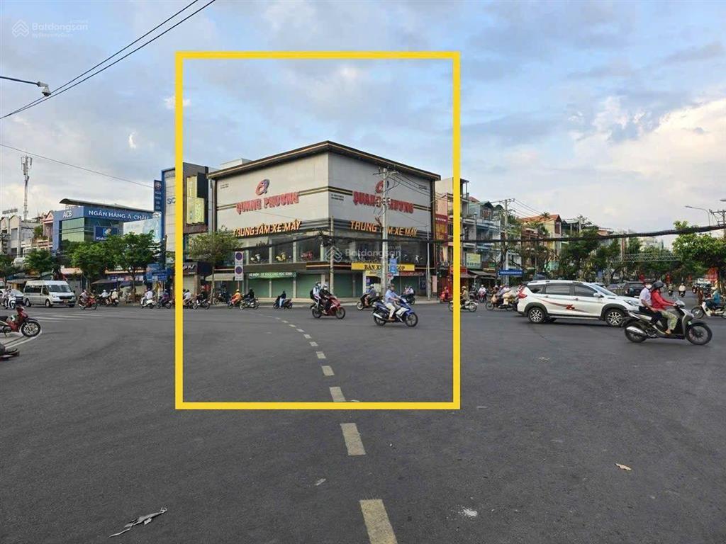 Cho thuê nhà góc 2mt phạm hùng, dt 16m x 16m, 1 trệt, 1 lầu, quận 8