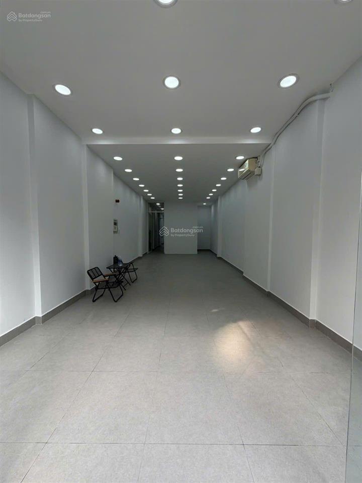 Cho thuê nhà mt nguyễn văn thương, dt 4m x 20m, 1 trệt, 5 lầu, bình thạnh