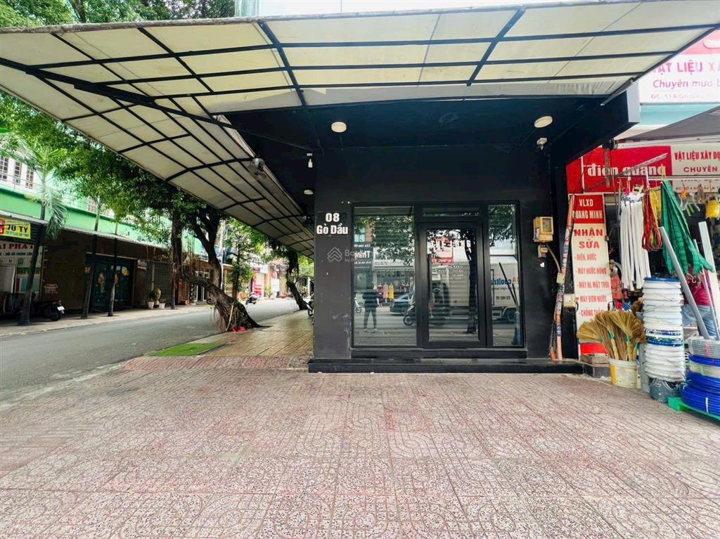 Cho thuê nhà góc 2mt gò dầu, dt 5m x 20m, 1 trệt, 2 lầu, tân phú