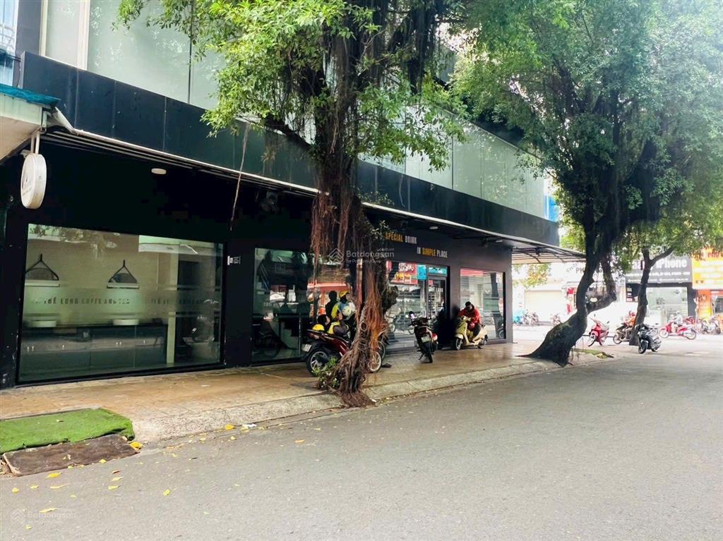 Cho thuê nhà góc 2mt gò dầu, dt 5m x 20m, 1 trệt, 2 lầu, tân phú