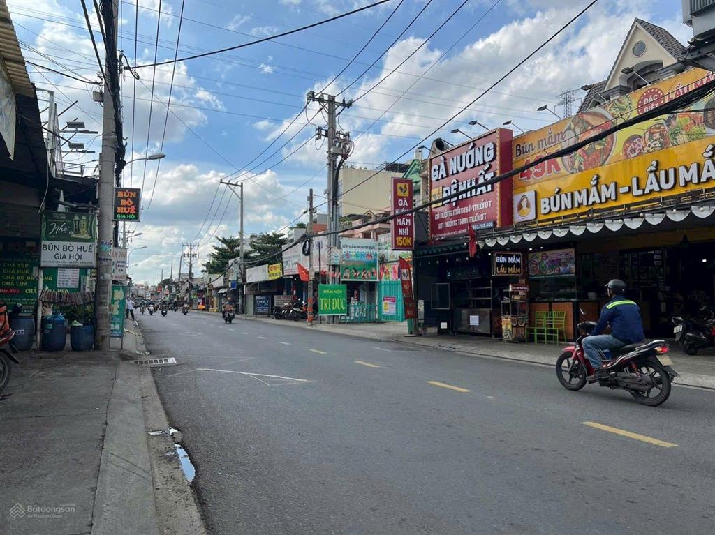 Cho thuê nhà mt phan văn hớn, dt 10m x 50m, hóc môn