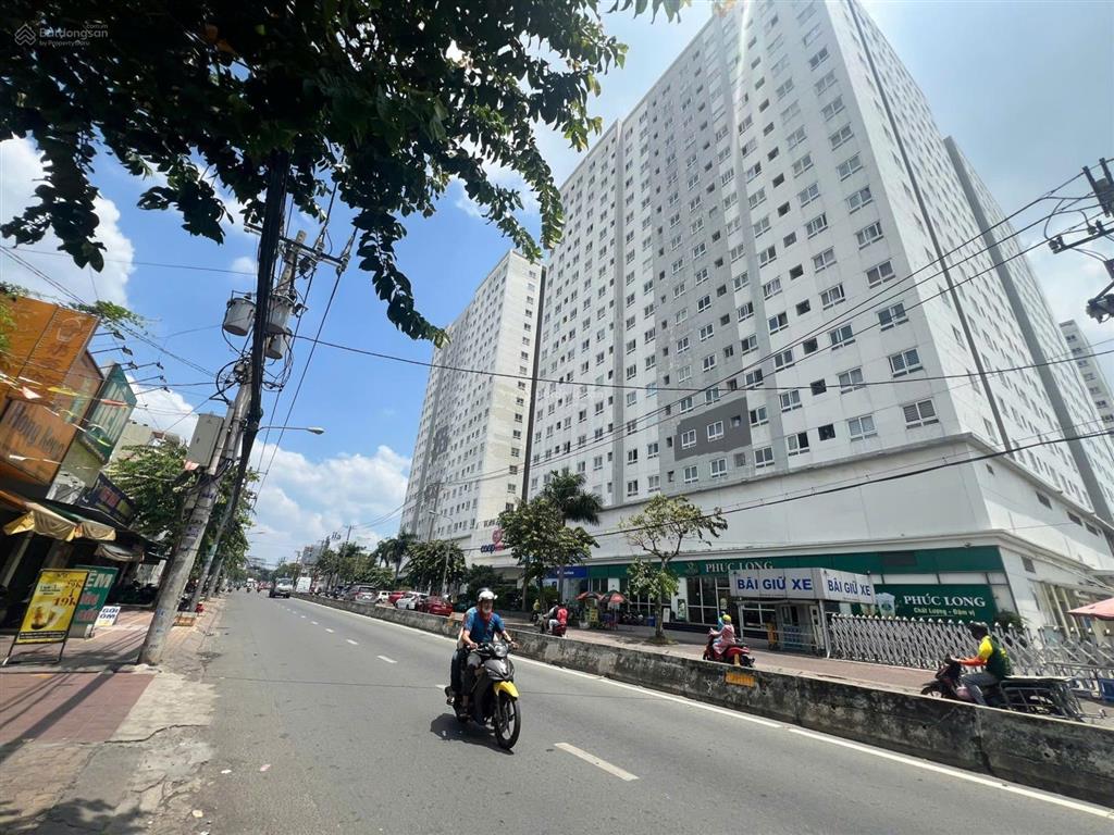 Cho thuê nhà góc 2mt phan văn hớn, dt 15m x 25m, quận 12
