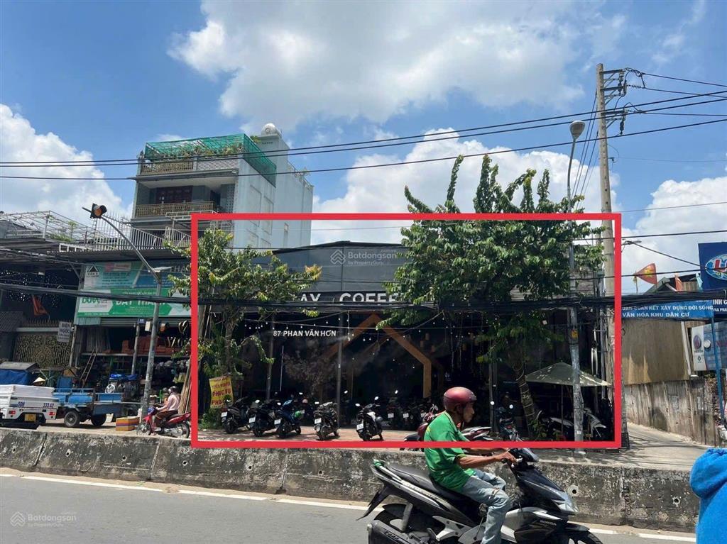 Cho thuê nhà góc 2mt phan văn hớn, dt 15m x 25m, quận 12