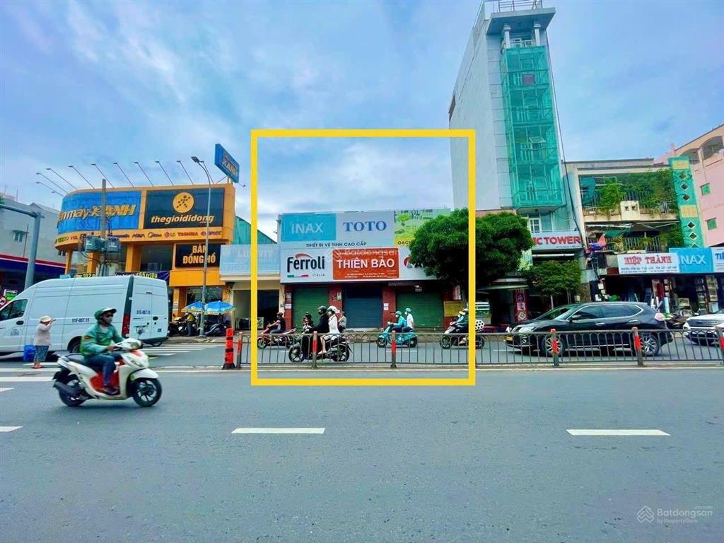 Cho thuê nhà góc 2mt bạch đằng, diện tích 12m x 26m, 1 trệt, 1 lầu, bình thạnh