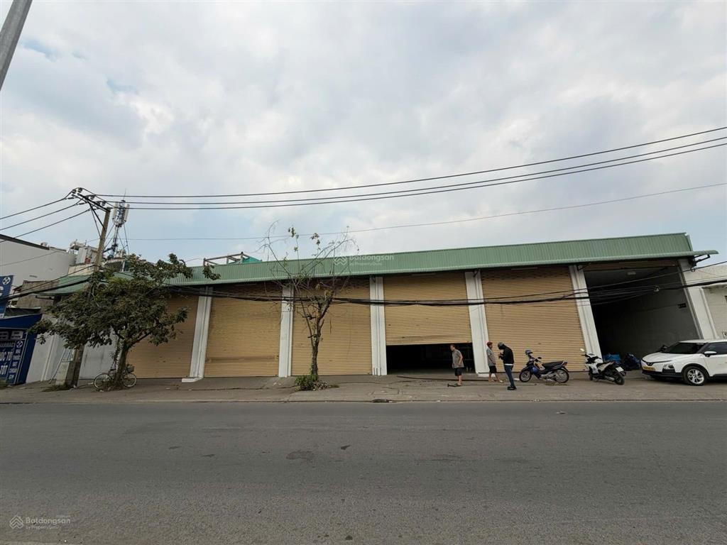 Cho thuê nhà mt đào trí, dt 35m x 28m, quận 7