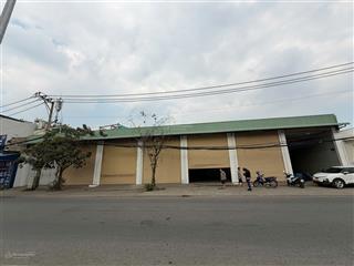 Cho thuê nhà mt đào trí, dt 35m x 28m, quận 7