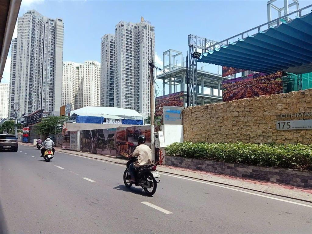 Cho thuê nhà mt trần quang diệu, dt 20m x 20m, 1 trệt, 2 lầu, quận 3