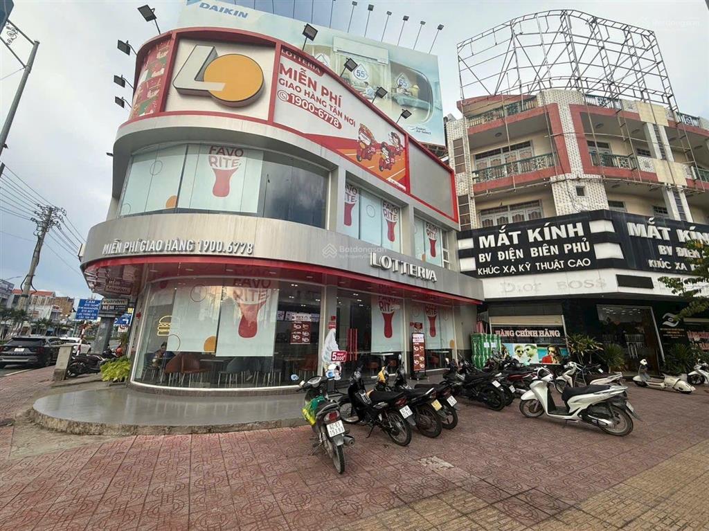 Cho thuê nhà góc 2mt hùng vương, dt 8m x 25m, 1 trệt, 1 lầu, long an