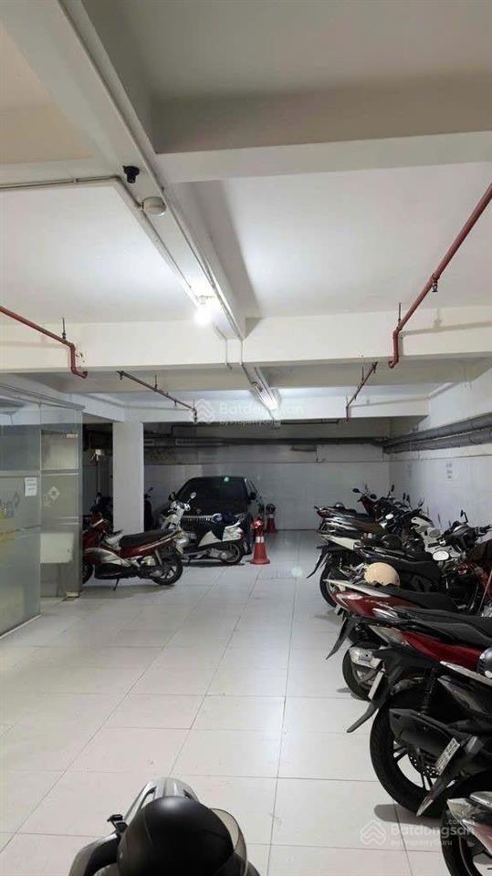 Cho thuê nhà mt kha vạn cân, dt 8m x 25m, 1 hầm, 5 lầu, thủ đức
