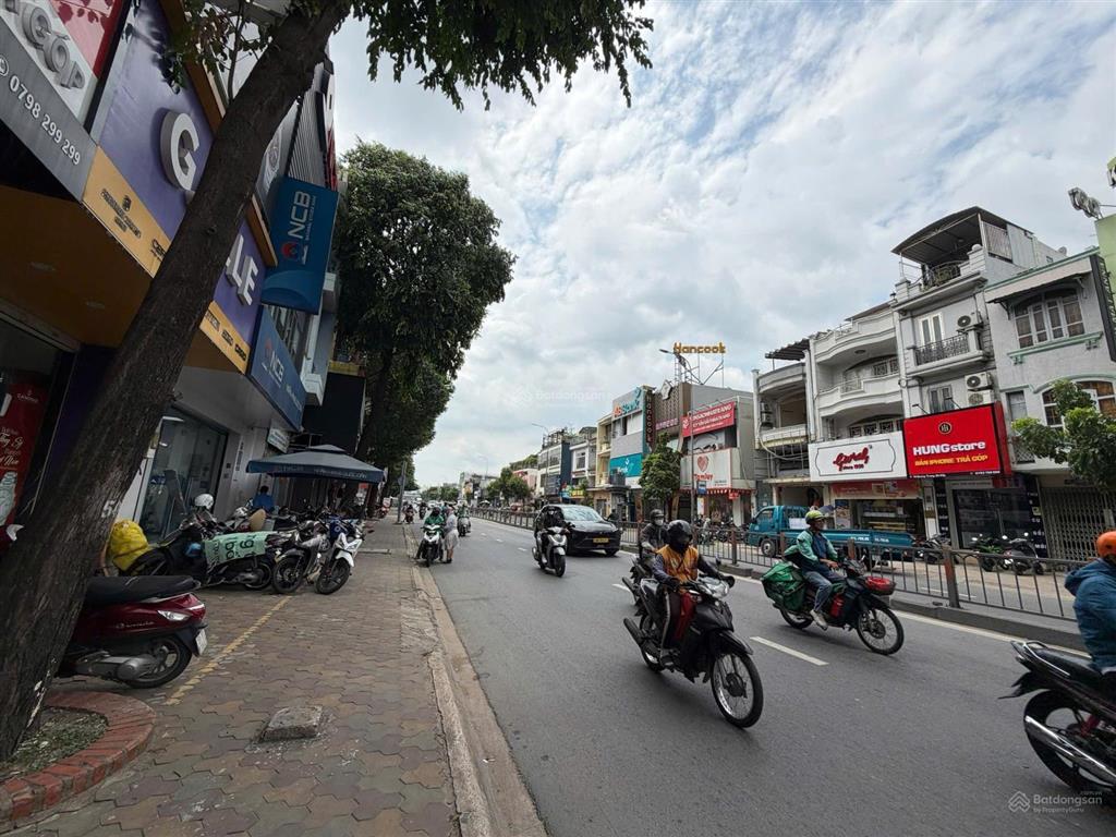 Cho thuê nhà mt quang trung, dt 4,5m x 17m, 1 trệt, 2 lầu, gò vấp