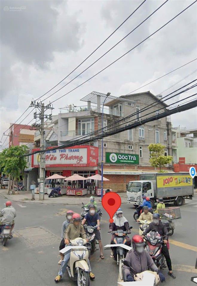 Cho thuê nhà góc 3mt quang trung, dt 6,5m x 20m, 1 trệt, 2 lầu, hóc môn