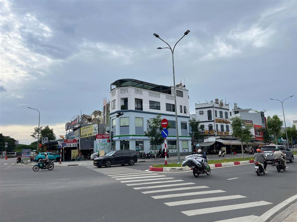 Cho thuê nhà góc 2mt lê trọng tấn, dt 15m x 9m, 1 trệt, 1 lầu, tân phú