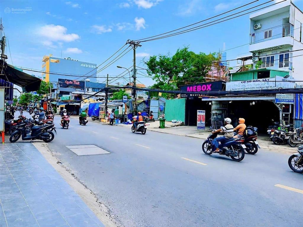 Cho thuê nhà góc 2mt châu thị hóa, dt 10m x 16m, quận 8