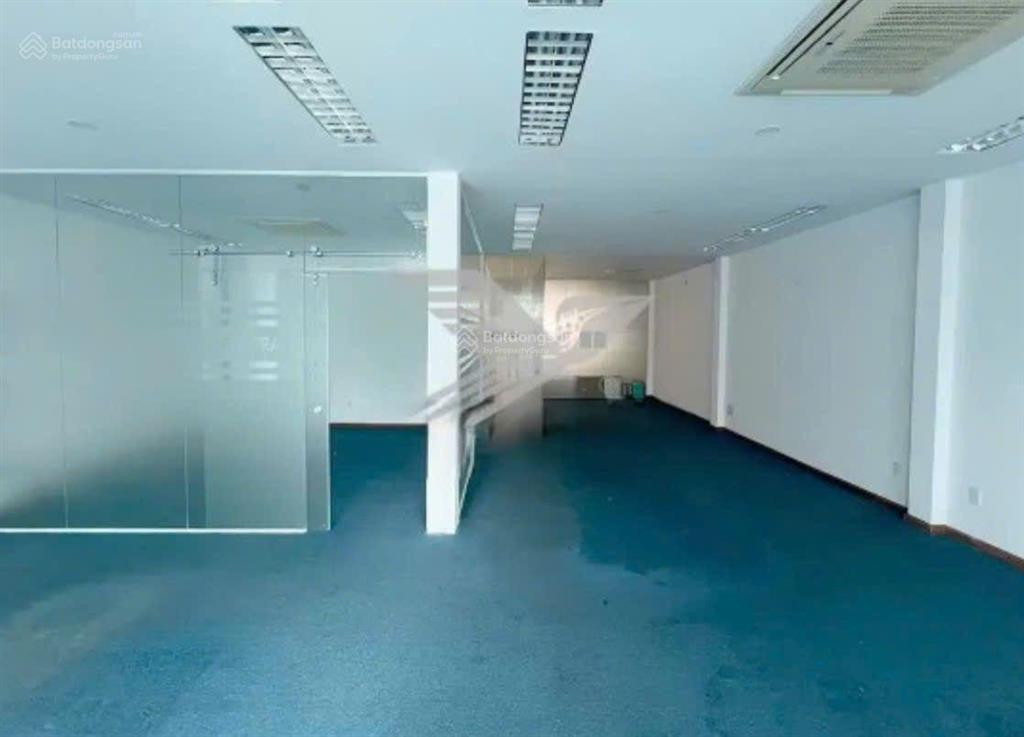Cho thuê nhà mt võ oanh, dt 8m x 25m, 1 trệt, 3 lầu, bình thạnh