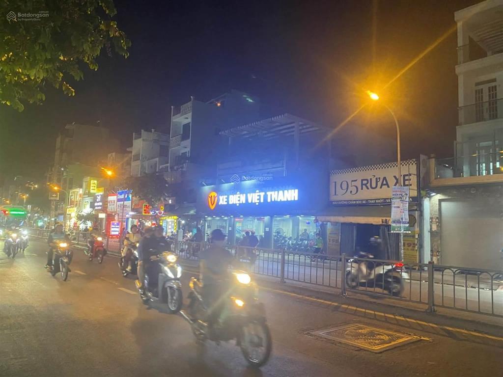 Cho thuê nhà mt bà hom, dt 13m x 14m, quận 6