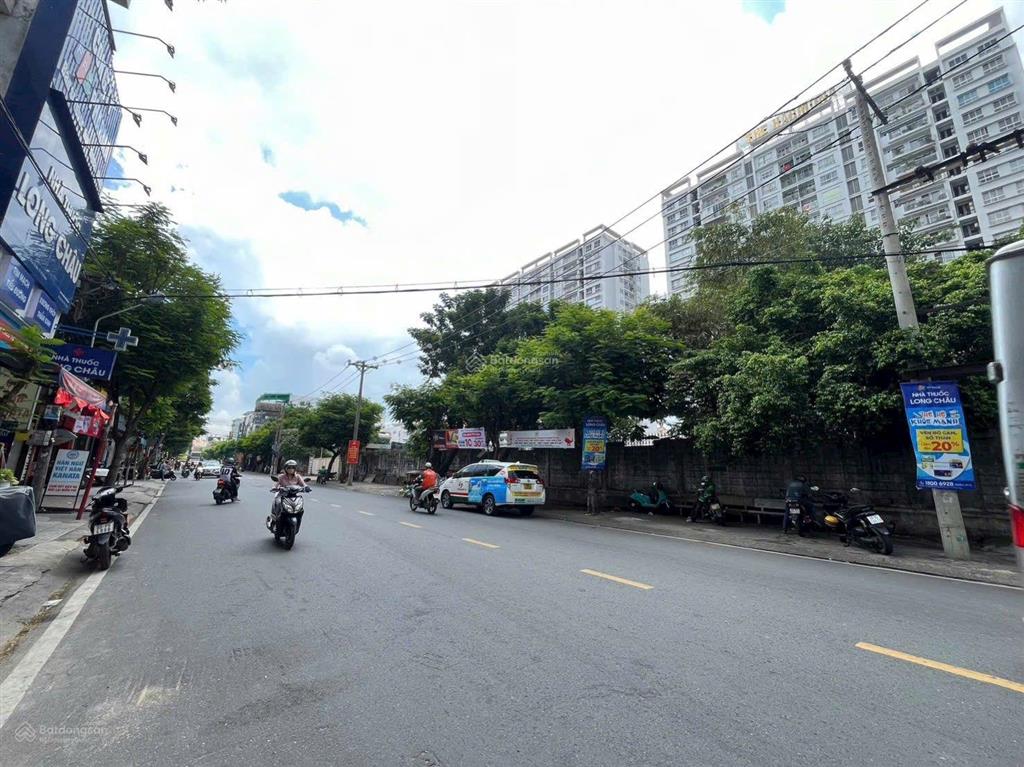 Cho thuê nhà mt trương công định, dt 8m x 15m, 1 hầm, 6 lầu, tân bình