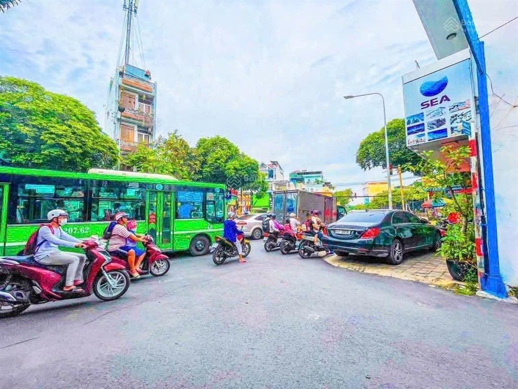 Cho thuê nhà góc 2mt nguyễn văn lượng, dt 8m x 9m, 1 trệt, 1 lầu, gò vấp