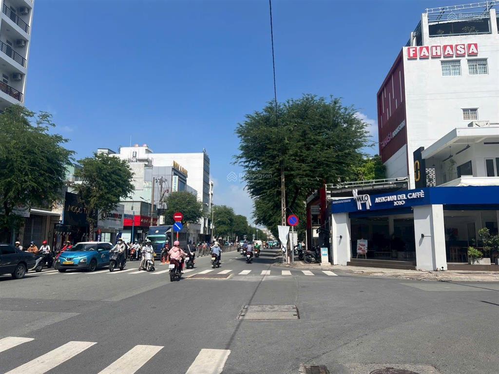 Cho thuê nhà mt trường chinh, dt 12m x 11m, tân bình