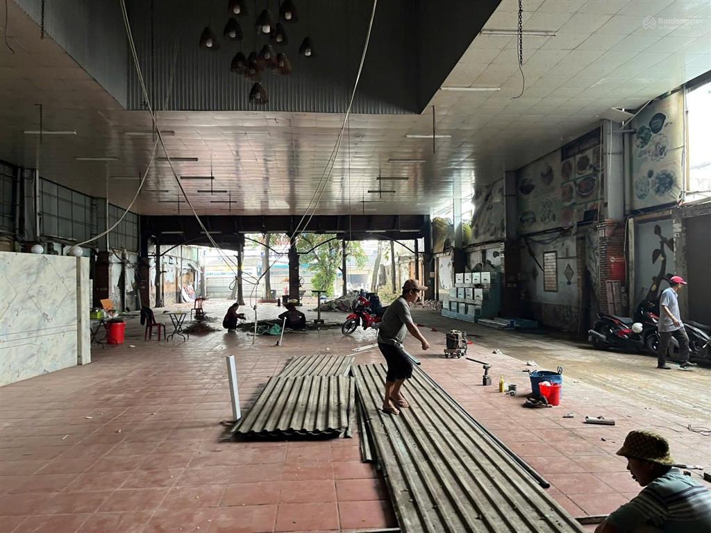Cho thuê nhà mt nguyễn thị tú, dt 20m x 100m, bình tân