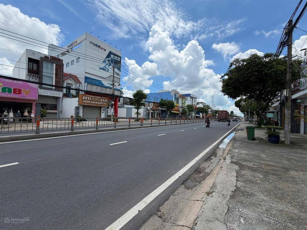 Cho thuê nhà mt tỉnh lộ 8, dt 14m x 60m, củ chi
