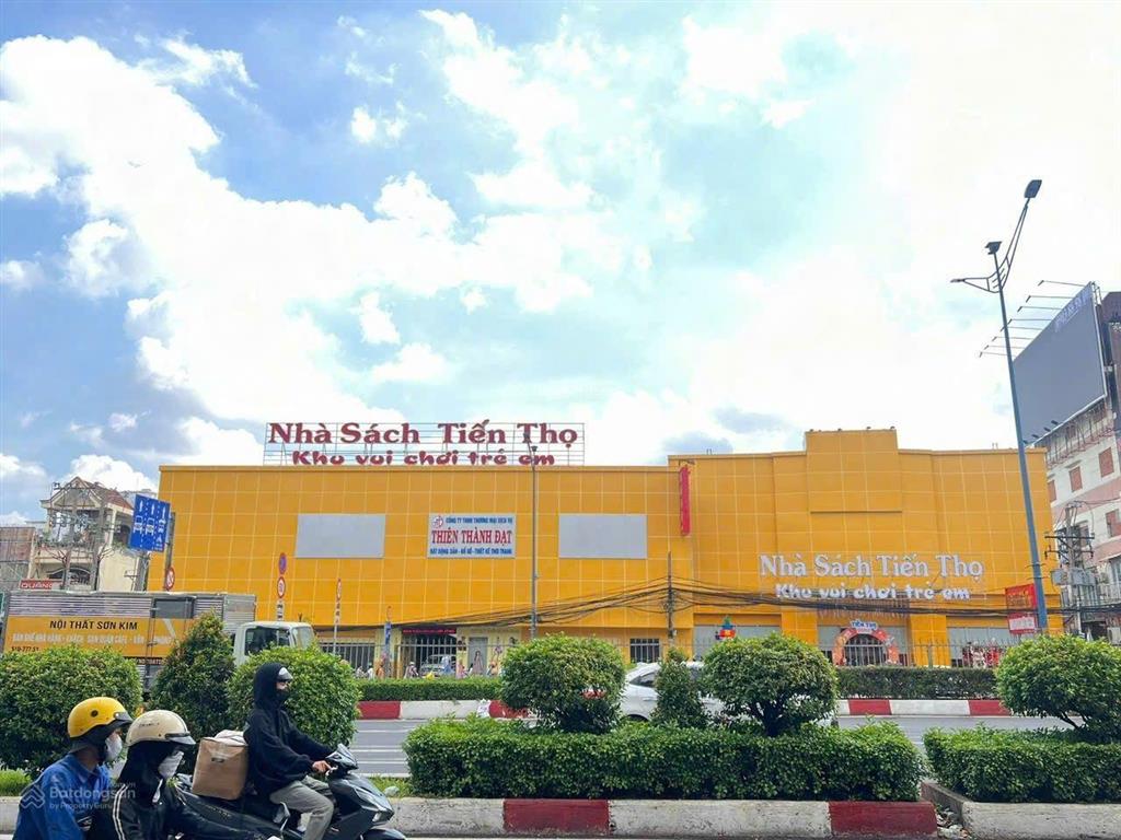 Cho thuê nhà mt trường chinh, 50m x 60m, 1 hầm, 2 lầu, quận 12