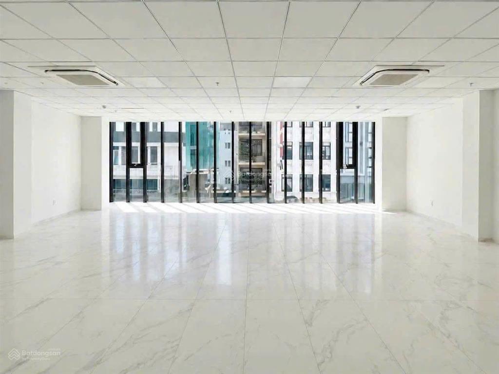 Cho thuê nhà mt bạch đằng, dt 10m x 15m, 1 hầm, 6 lầu, tân bình